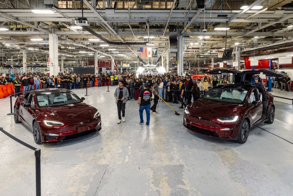 The Last Teslas Large