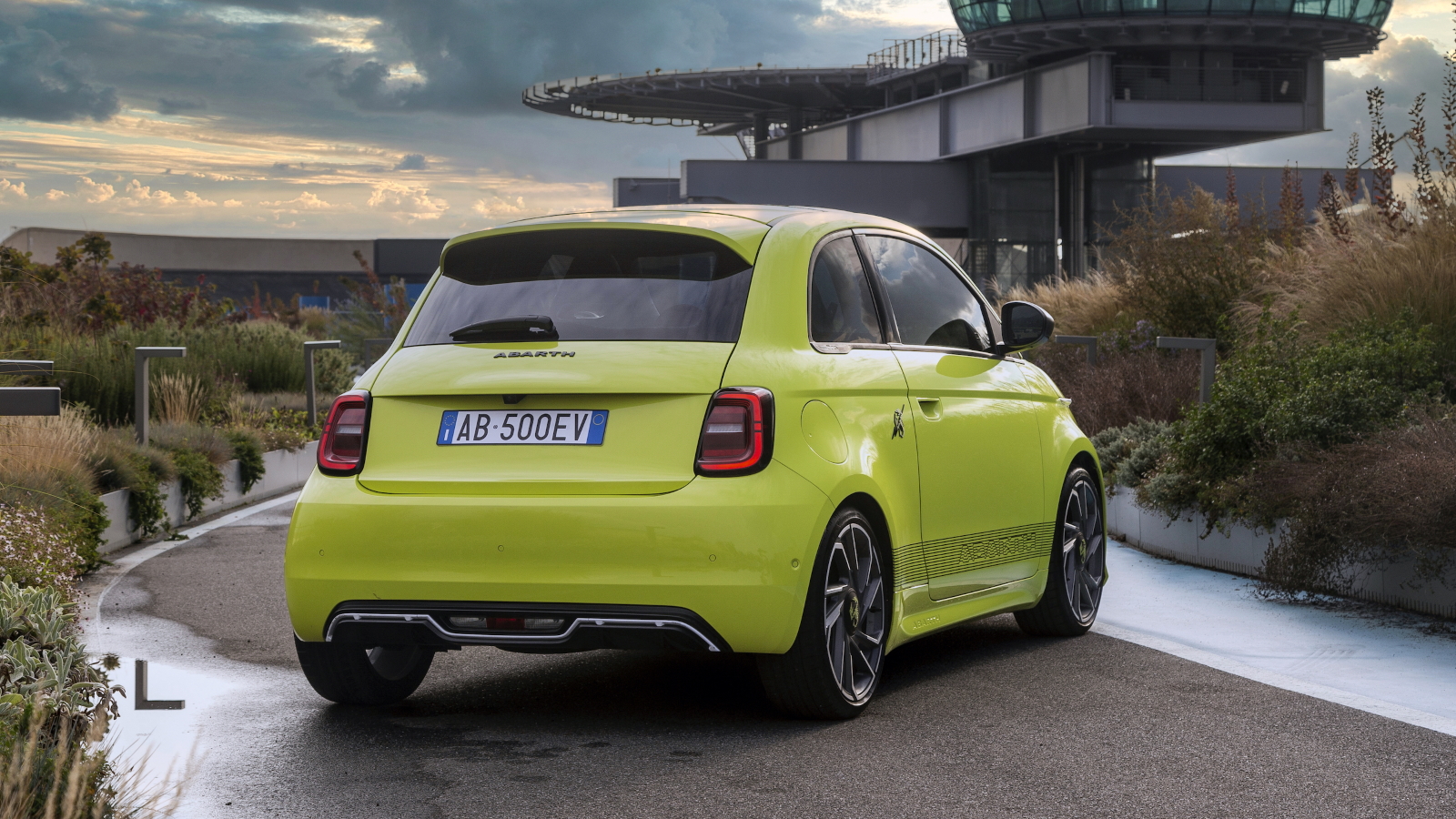 Abarth 500e Rear