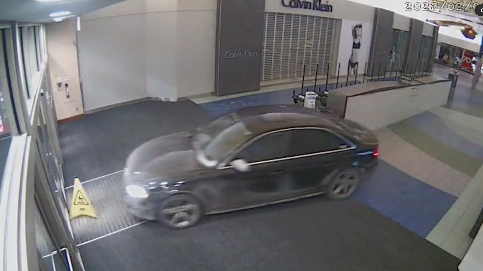 Watch Thieves In A Stolen Audi Brazenly Drive Through A Toronto Area Shopping Mall - 53