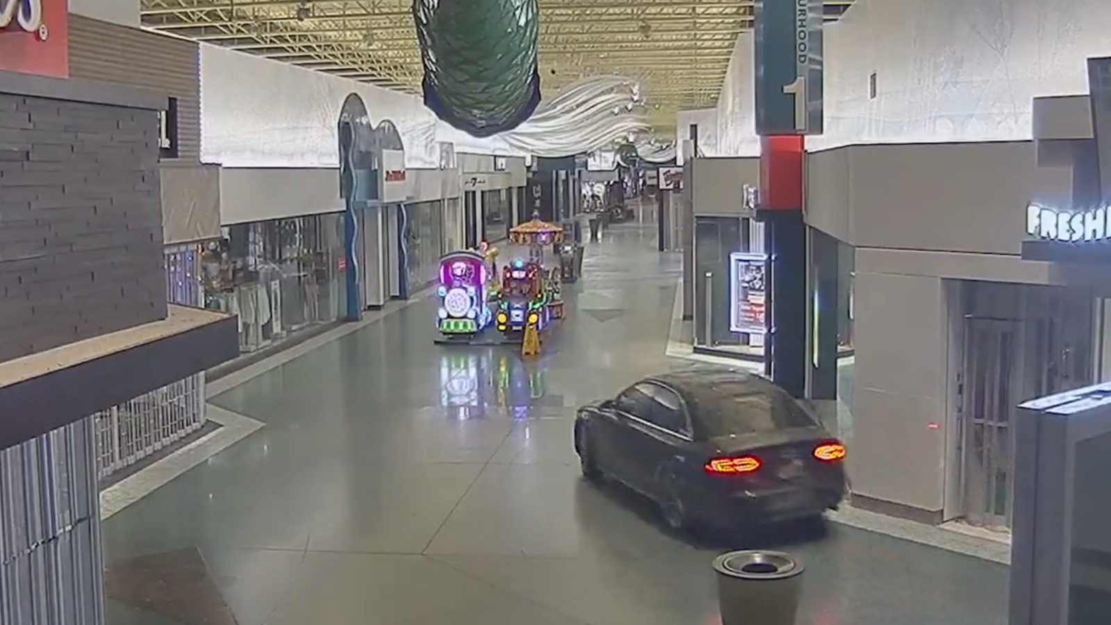 Watch Thieves In A Stolen Audi Brazenly Drive Through A Toronto Area Shopping Mall - 42