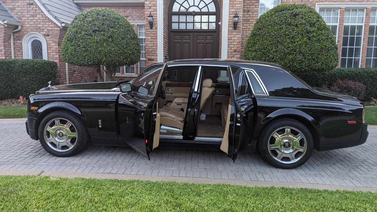 Black 2005 Phantom Profile Copy