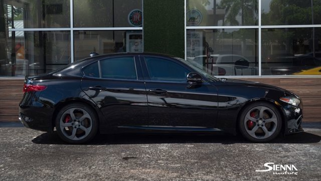 Black Giulia Florida 1