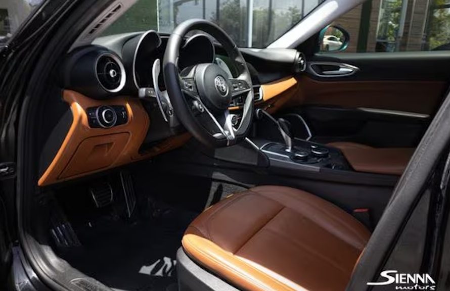 Black Giulia Florida Interior Copy