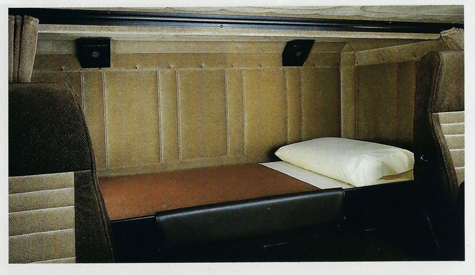 Cs Freightliner Bed 1