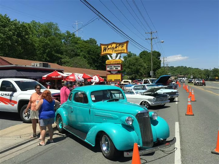 Diner Car Show 3