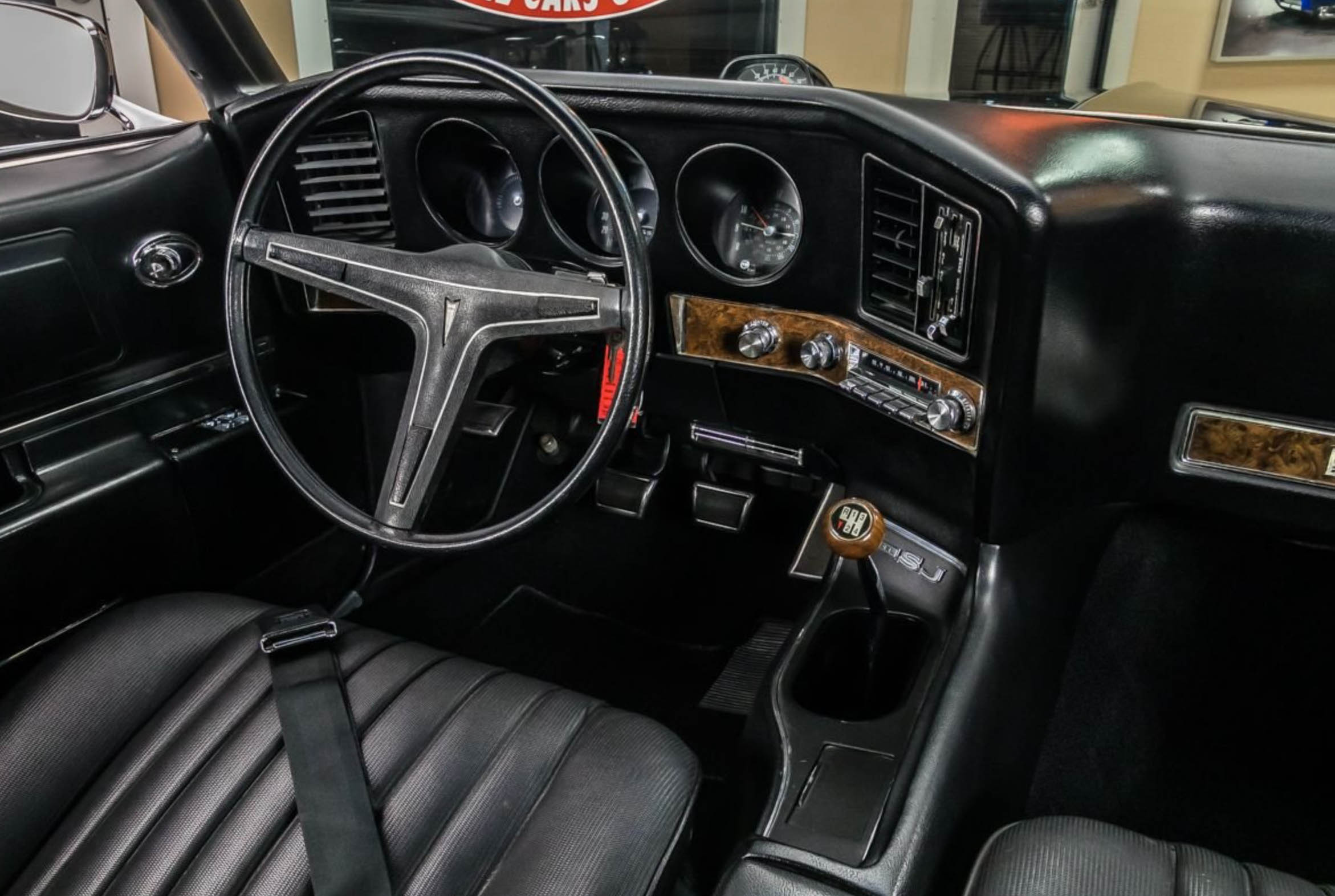 Grand Prix Interior 1 10 1