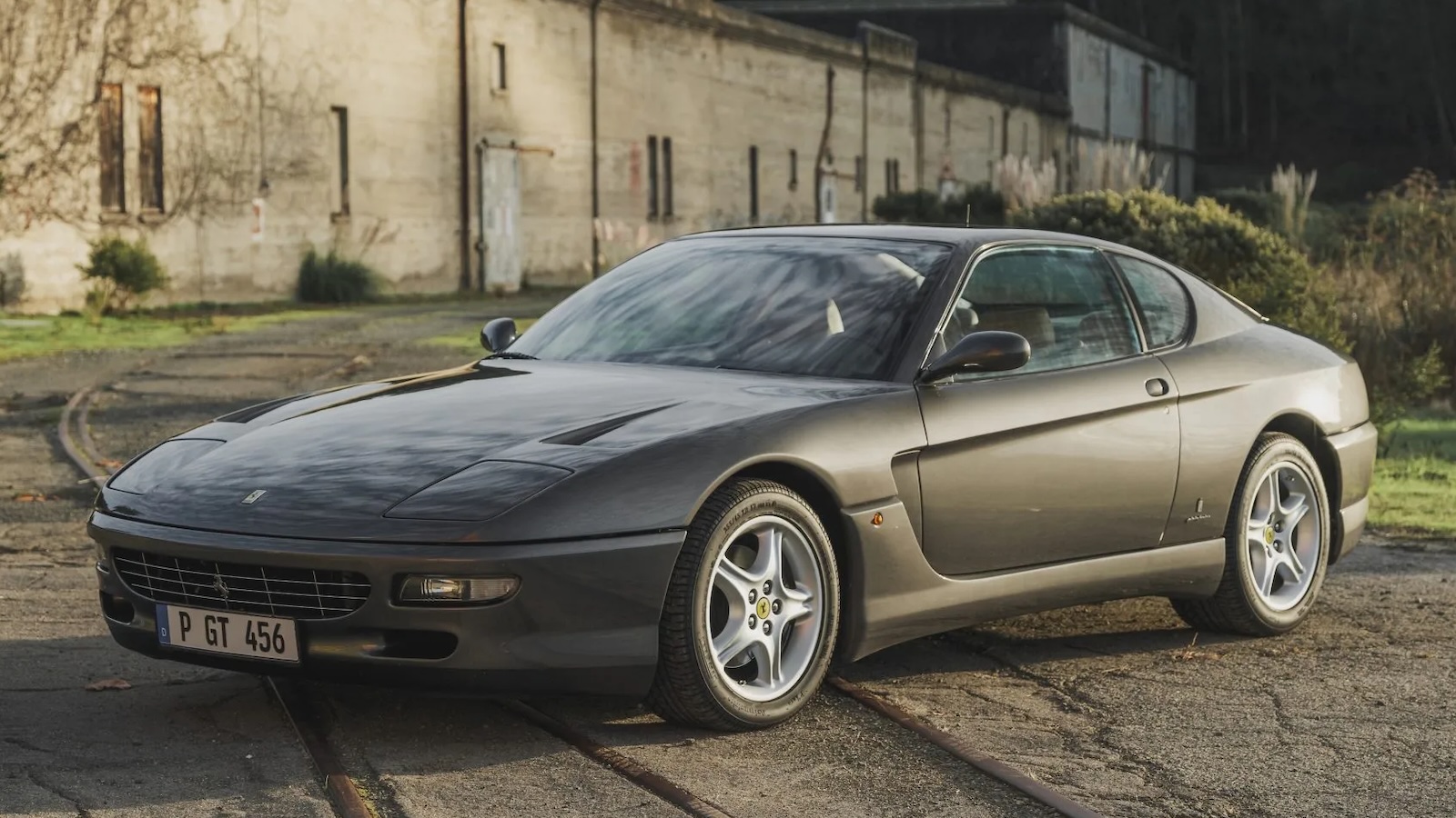 Grey Ferrari 456 Gt 1