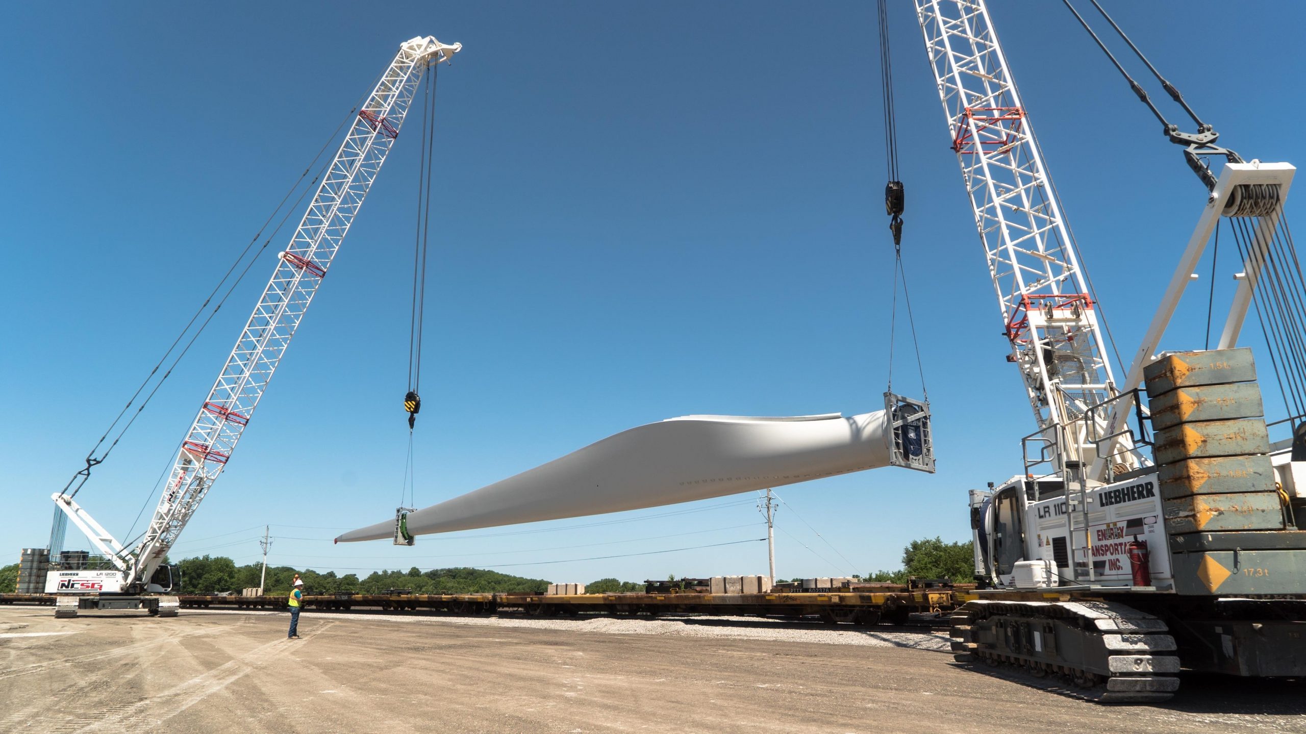 Img Up Tr Load Wind Blade