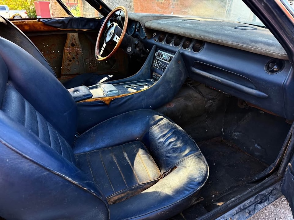 Maserati Indy Interior
