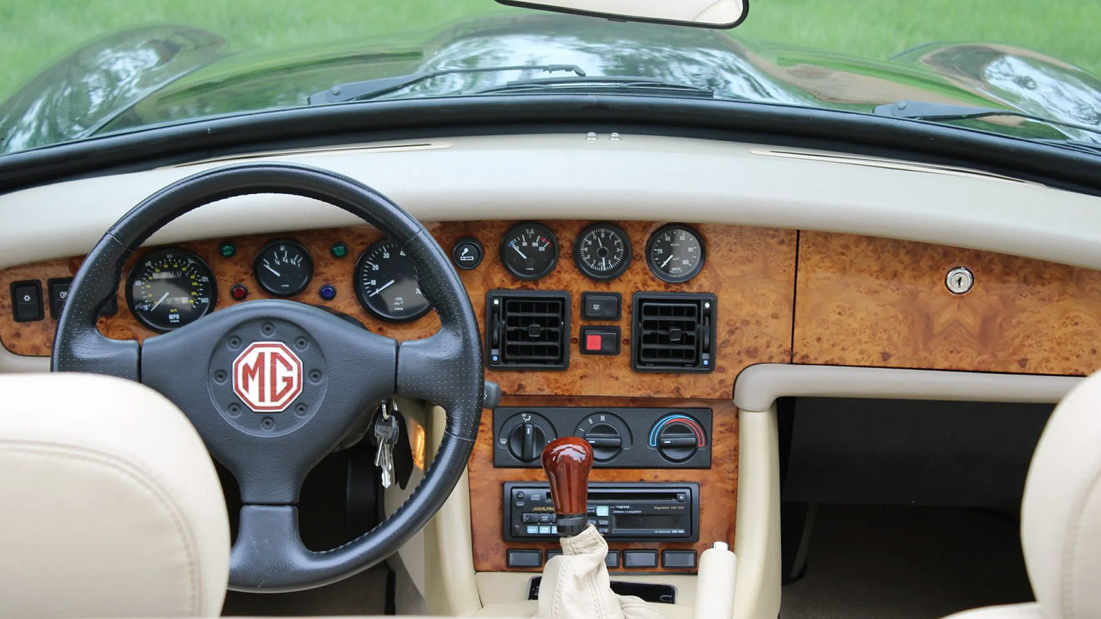 Mg Rv8 Dashboard