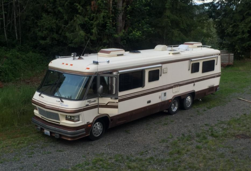 Parts Bin Puzzle: Who Made The Lights On This 17-Year-Old Luxury RV ...