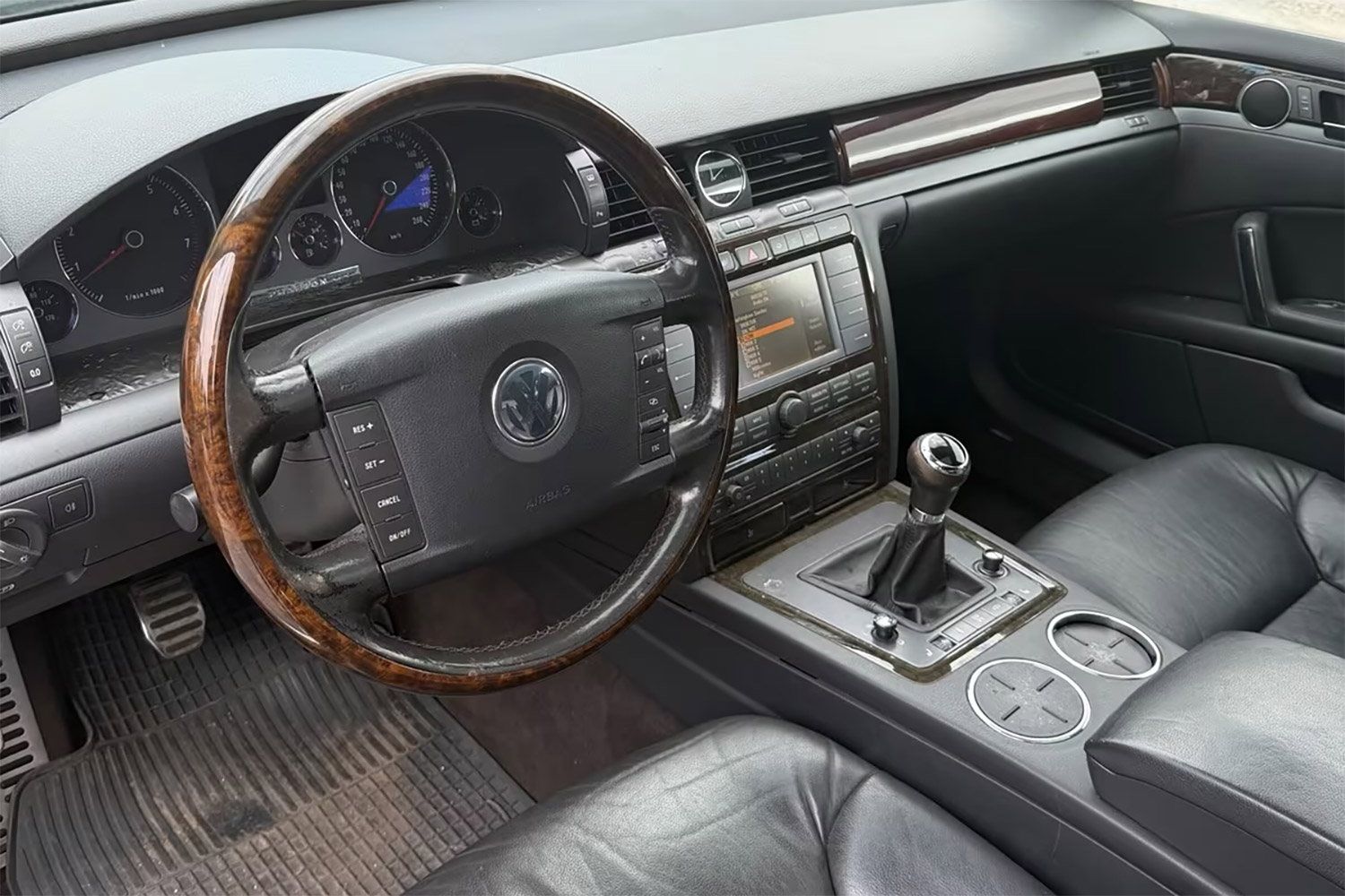 Phaeton Manual Interior