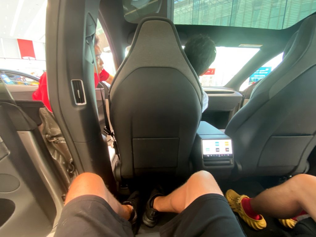 Tesla Model Y L 10