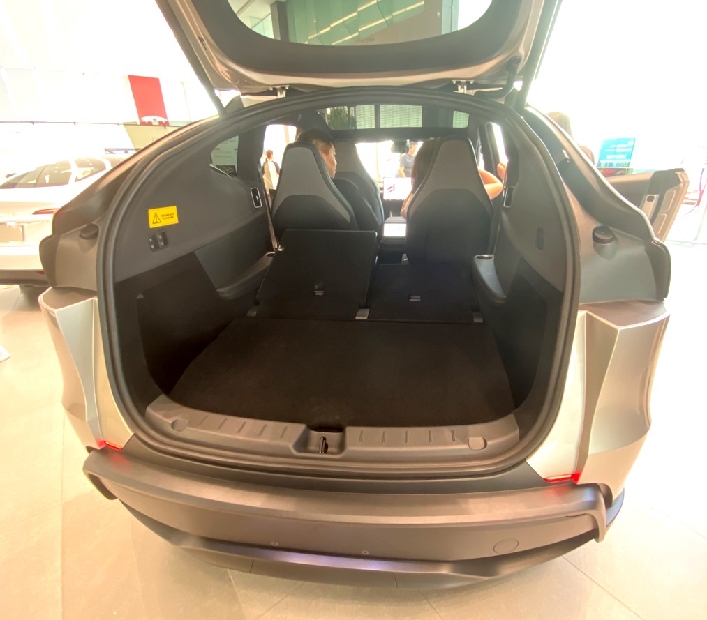Tesla Model Y L 21