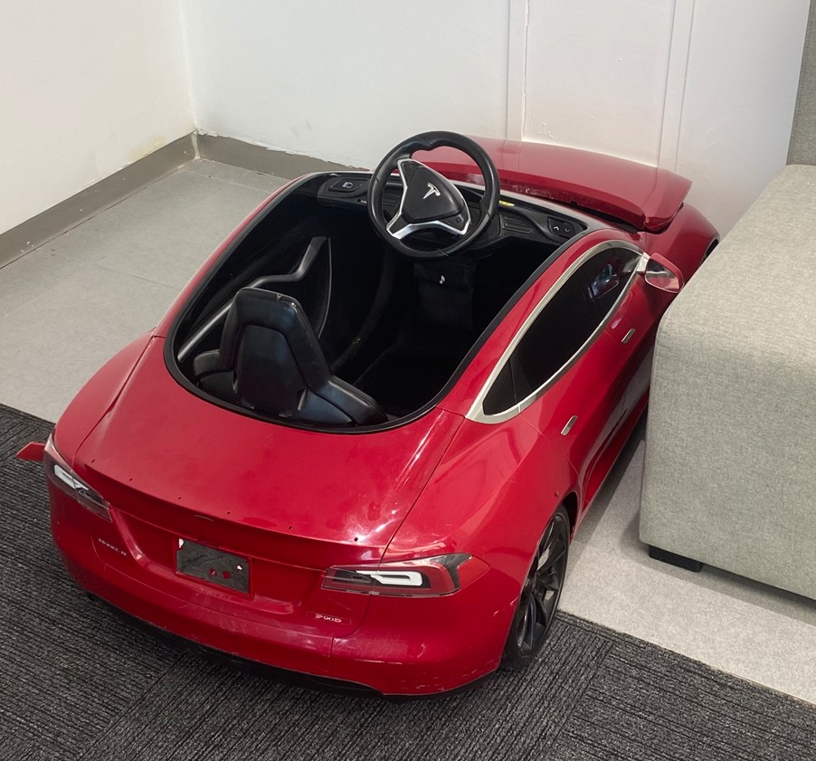 Tesla Model Y L 26