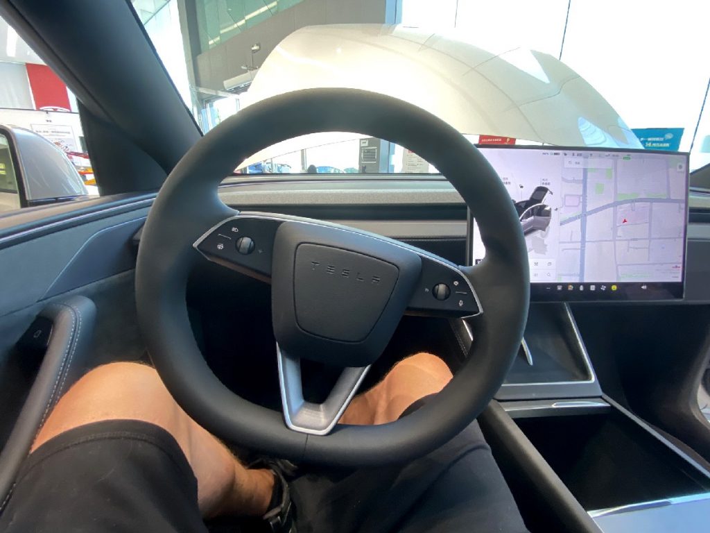 Tesla Model Y L 5