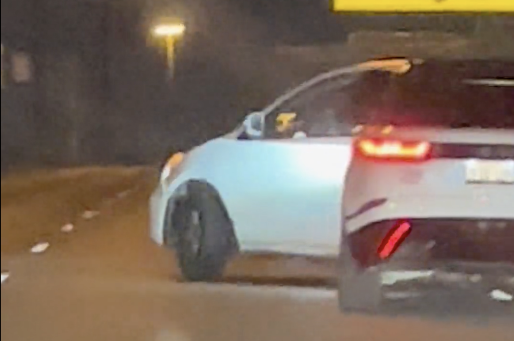 Toronto Highway 401 Fight Pit Maneuver