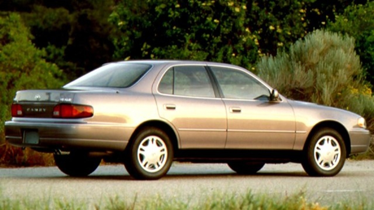 Toyota Camry 1991 Photos 1