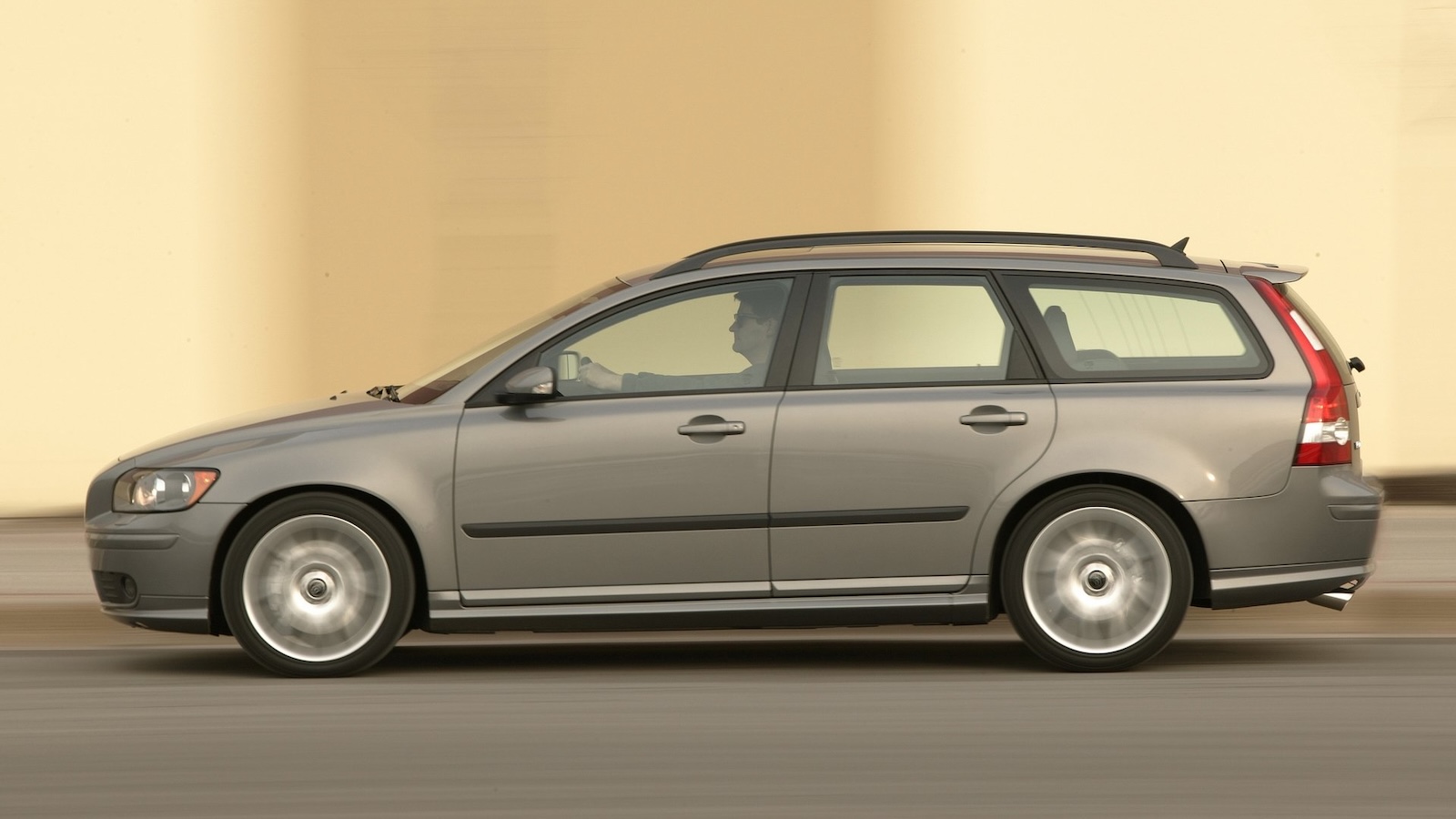 Volvo V50 Profile