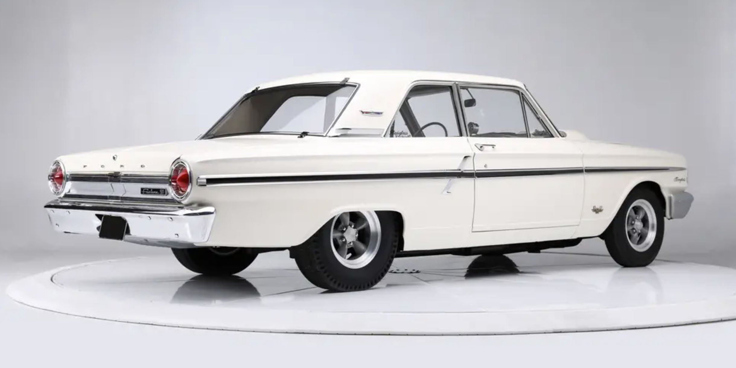White Thunderbolt Rear 4 30