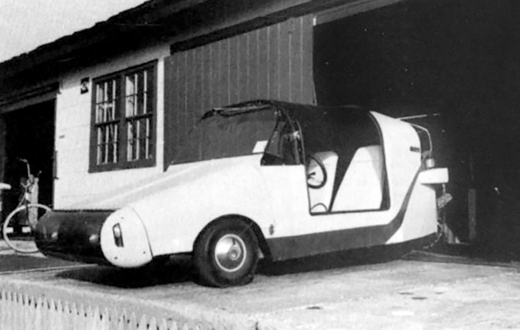 The Sebring Auto-Cycle Zzipper Was A 3-Wheeled EV Designed to Be Towed ...